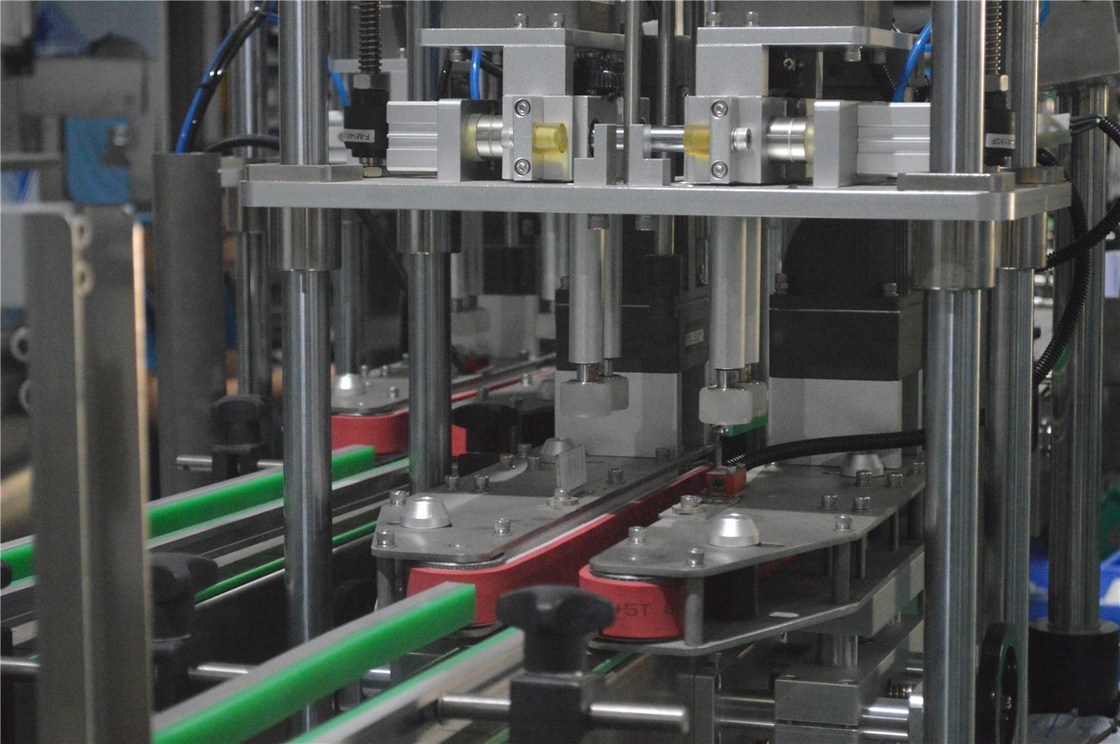 Тип упаковки Бутылки Полностью автоматическая вращающаяся крышка для всех резьбовых крышек