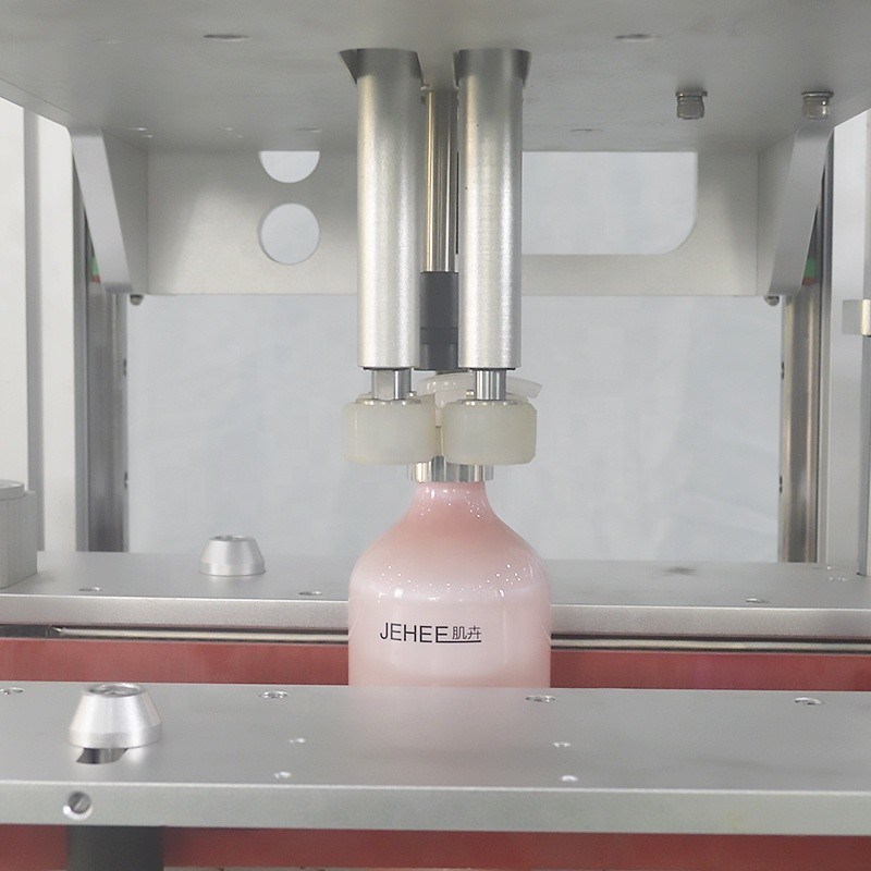 Тип упаковки Бутылки Полностью автоматическая вращающаяся крышка для всех резьбовых крышек