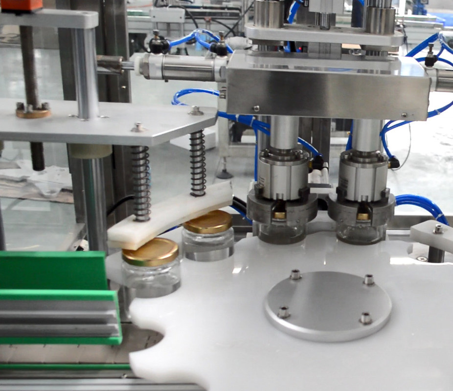 Поставка Продажа Комплексная автоматическая капсуляция для вина / спиртных напитков / спиртных напитков Guan Hong